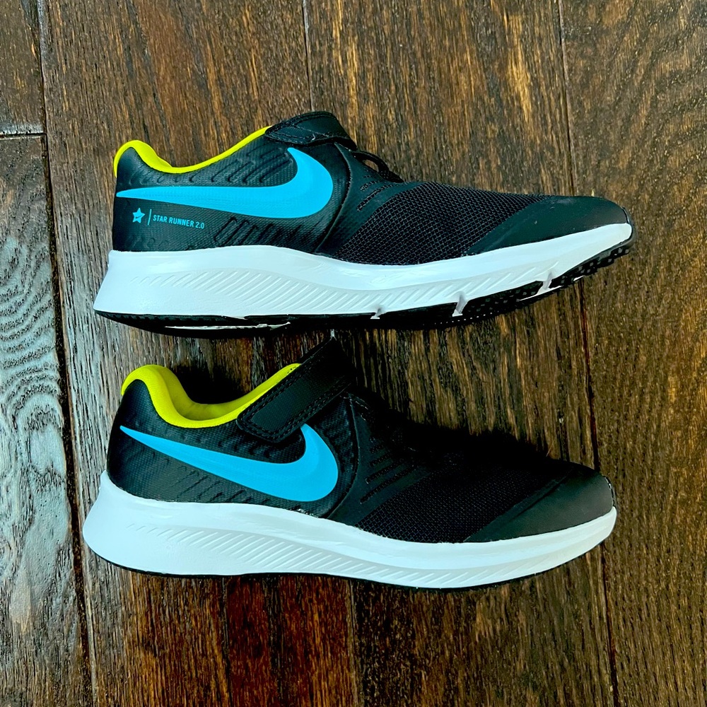 NWOT Boys Nike Sneakers